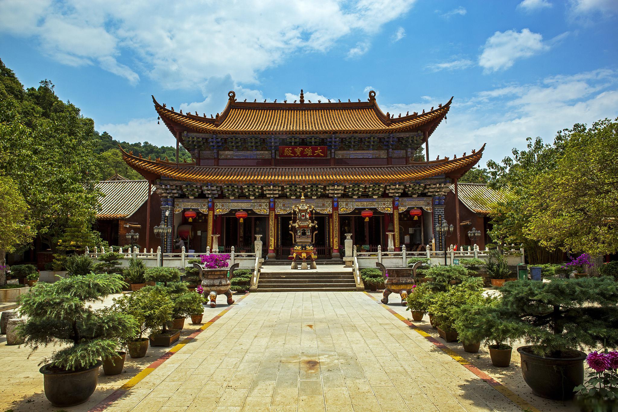 崇圣禅寺:福建千年文化遗产 当我站在这片历史悠久的土地上,突然感受