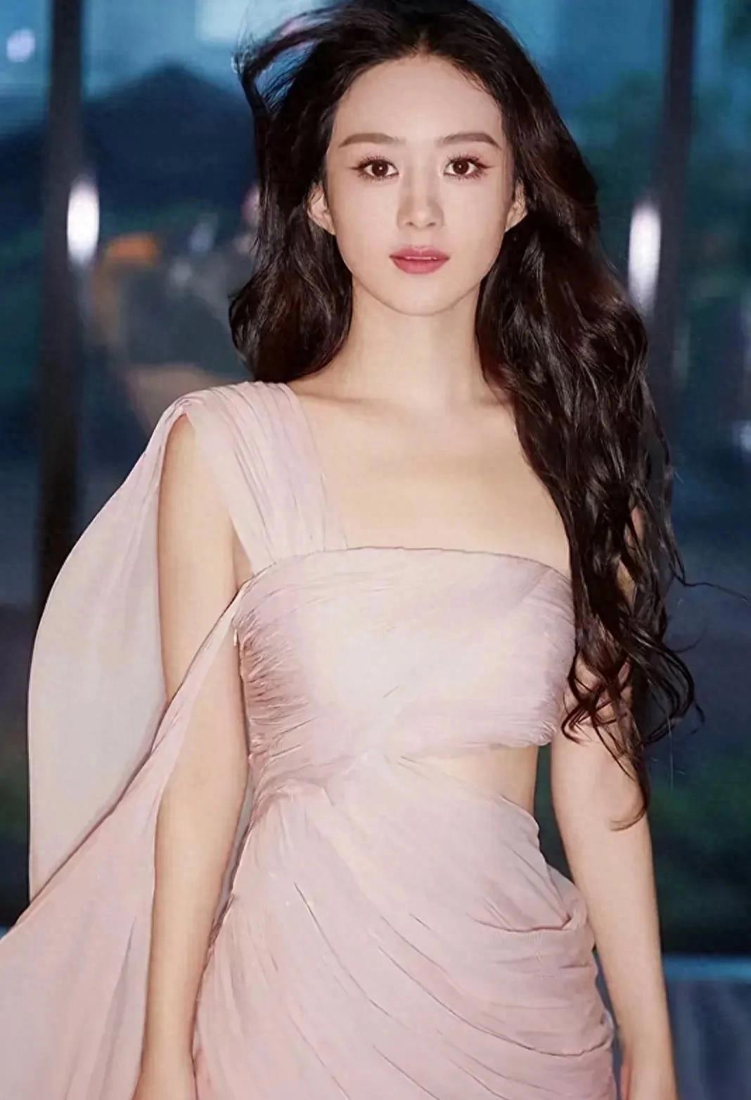 美丽与内涵的完美结合 赵丽颖,中国内地的杰出影视女演员,身高165cm