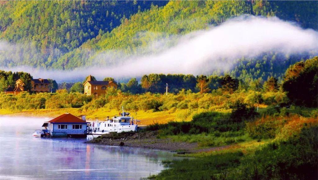 黑龙江漠河林场的自然风光和人文关怀 黑龙江漠河林场,位于中国最北端