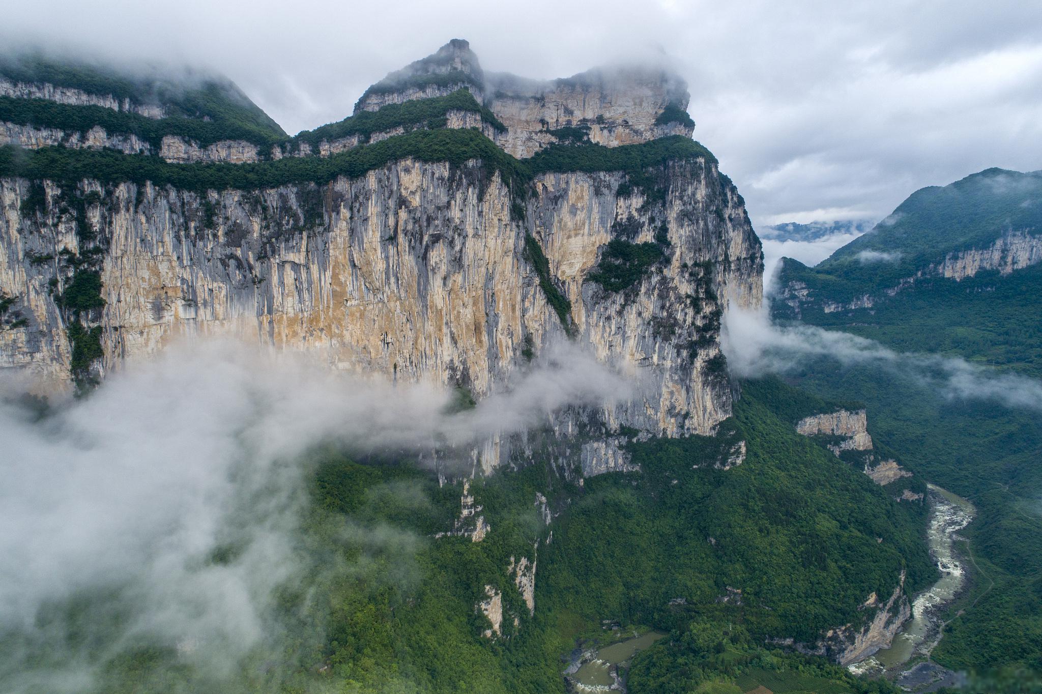 恩施大峡谷和恩施屏山峡谷的区别 恩施大峡谷和恩施屏山峡谷在地理