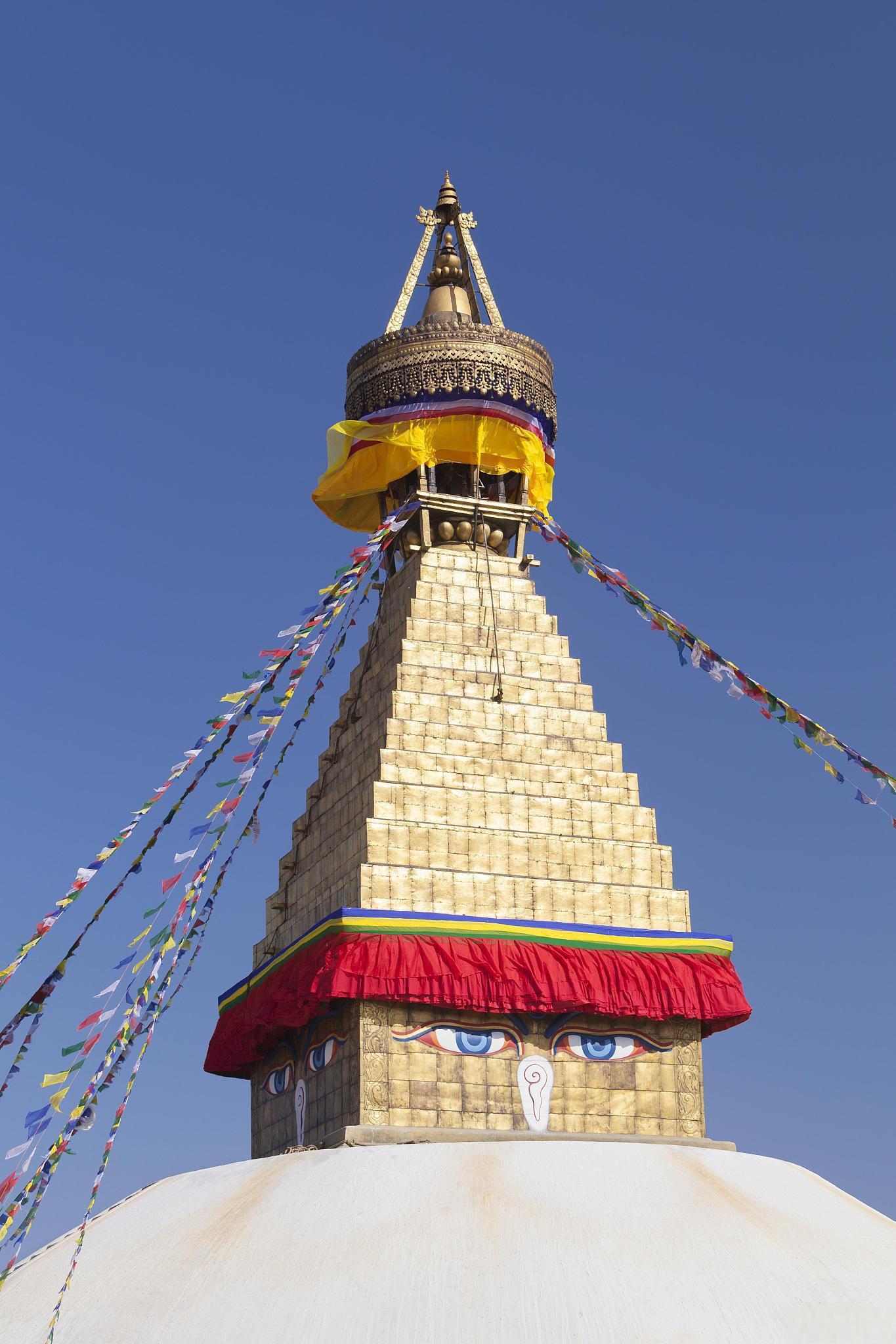 探寻藏族文化的瑰宝——木雅金塔 木雅金塔位于中国四川省甘孜藏族
