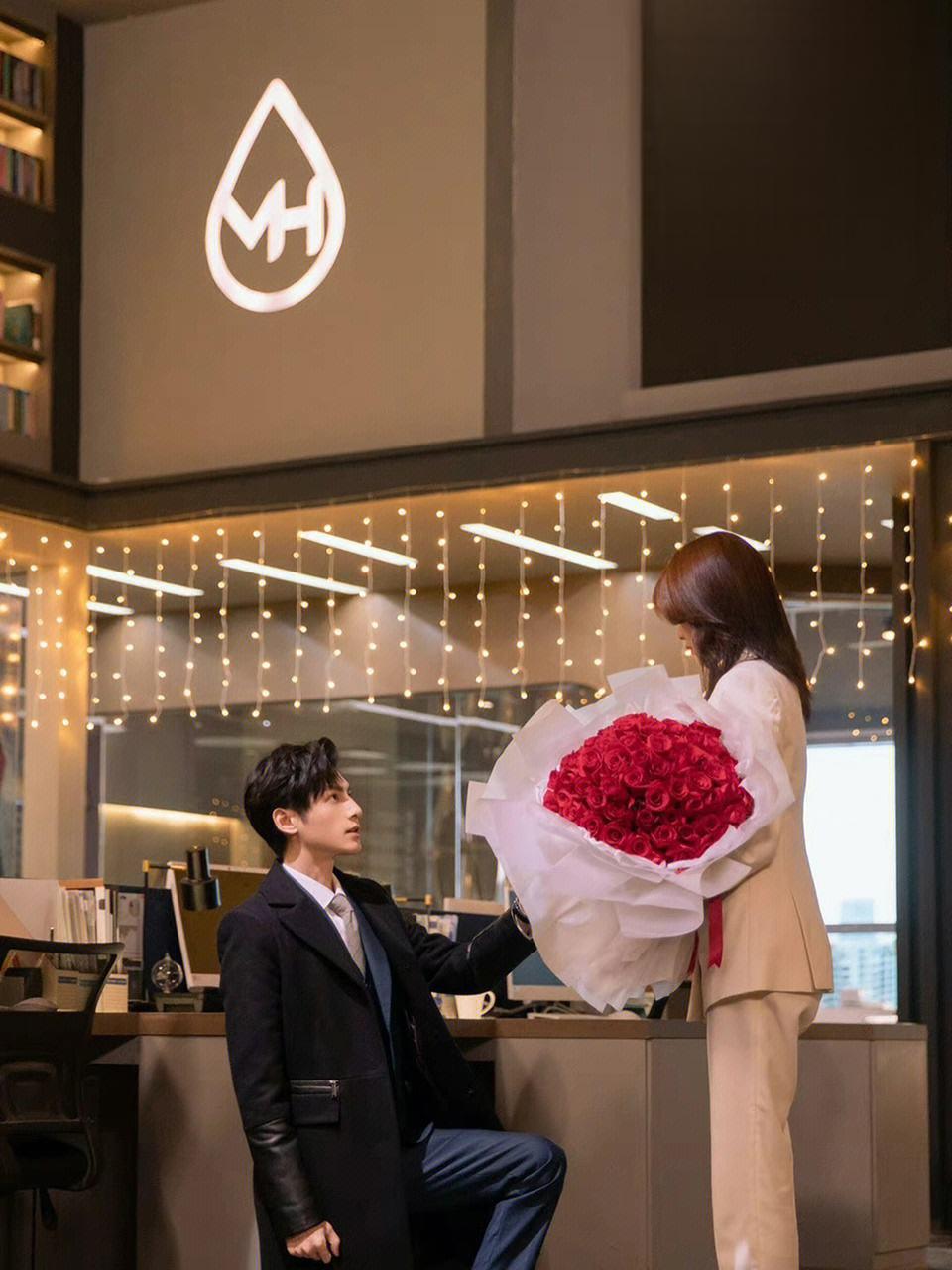 职场与爱情的双重征途 《半是蜜糖半是伤》是一部青春励志偶像剧