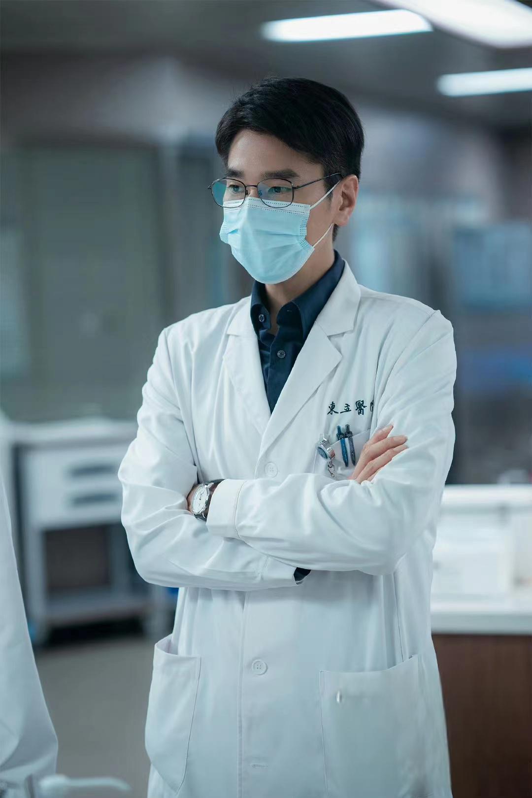 《问心》:赵又廷演技差点压不住老戏骨 医疗情感剧《问心》备受期待