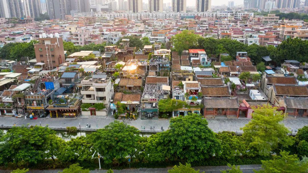 坝头社区的历史文化和现代发展 坝头社区位于万江街道西南面辖内面积