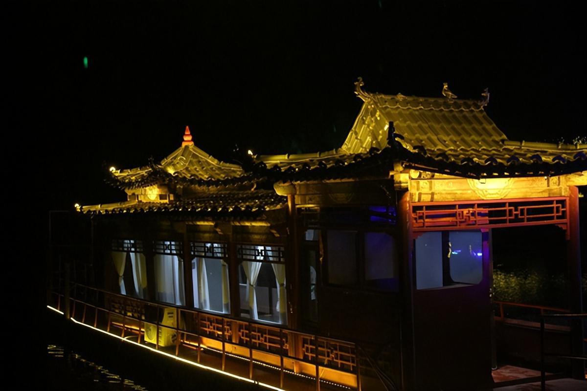 世泰湖湿地公园"梦幻不夜城"盛大开幕 吕梁市文水县世泰湖湿地公园"