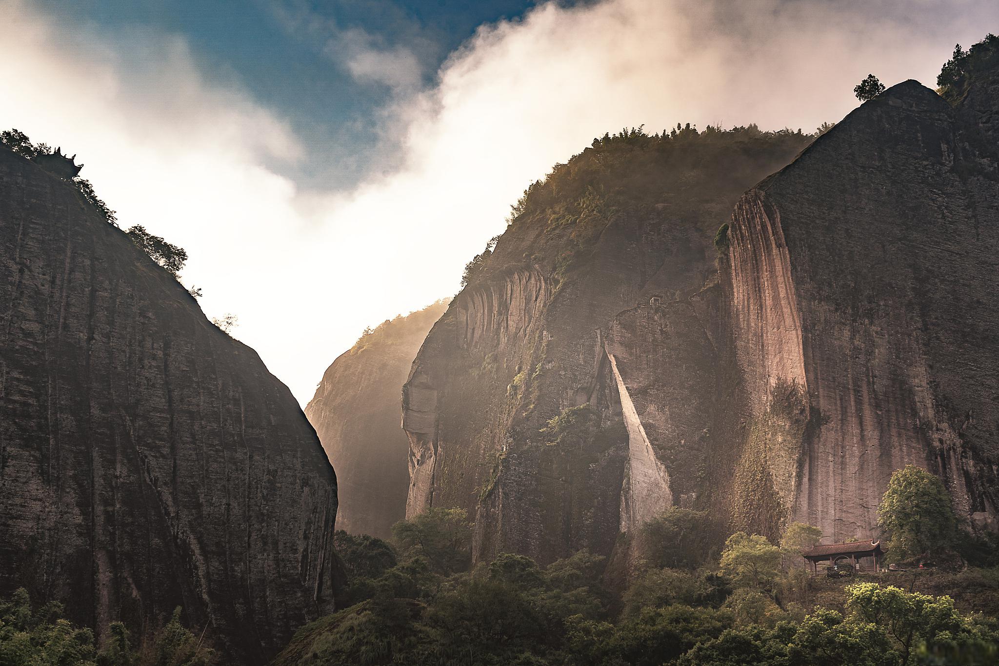 冠豸山:自然风光与文化历史的完美结合 冠豸山位于福建省连城县境内