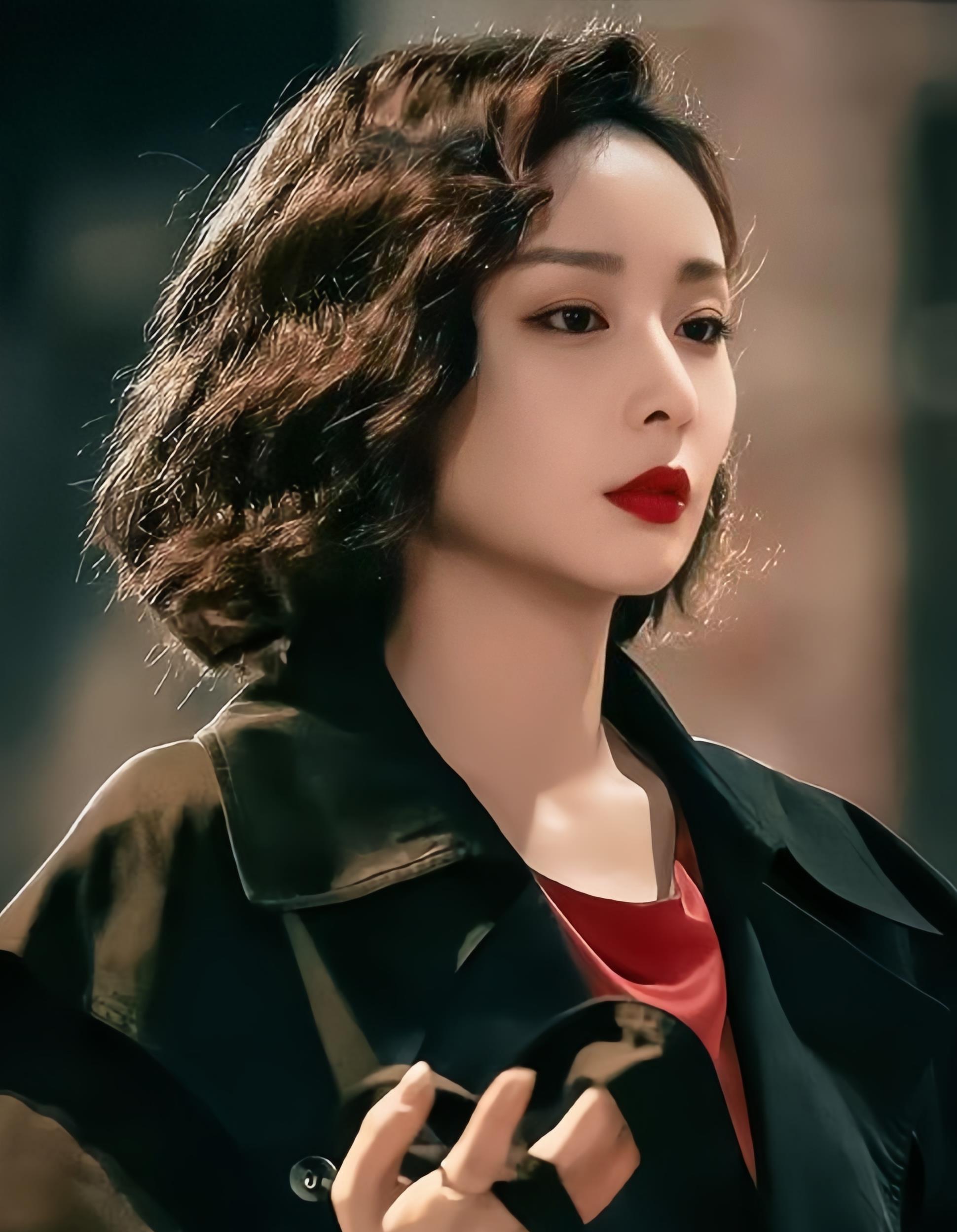 高叶:一夜爆红到打回原形 高叶在电视剧《狂飙》中扮演的大嫂一角一度