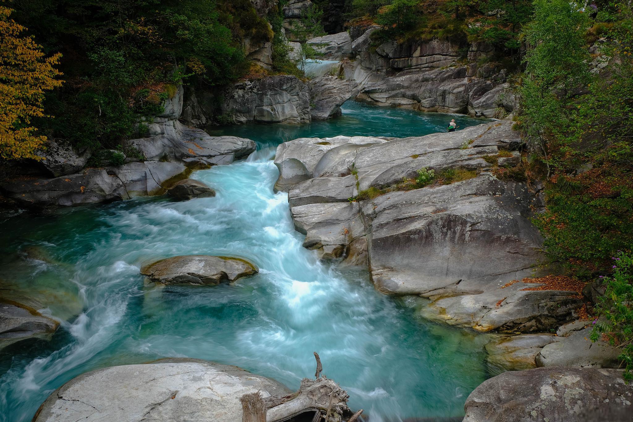 螺髻山风景区:自然与历史的完美融合 螺髻山风景区是一个令人神往的