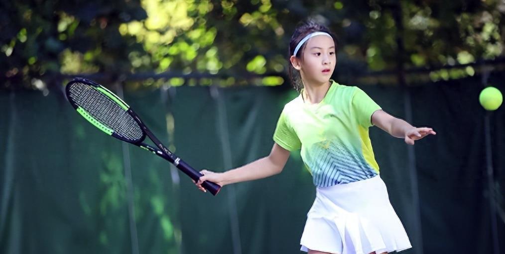 田亮女儿森蝶:天赋与努力的结合 田亮的女儿森蝶,拥有出众的运动天赋