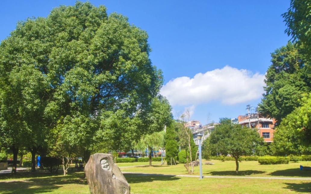 福建宁德市柘荣仙屿公园 福建宁德市柘荣仙屿公园,是一个美丽的城市