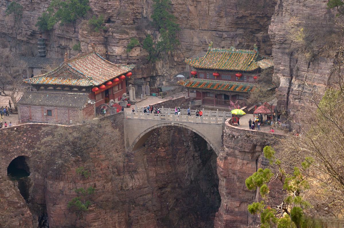 苍岩山:历史文化名山和国家重点风景名胜区 苍岩山位于河北省石家庄市