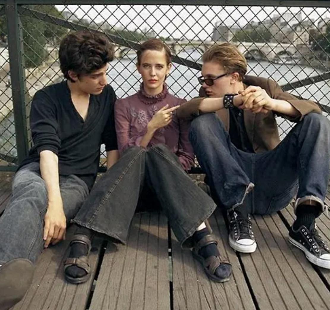 《戏梦巴黎》:梦想与现实的.@大乔讲电影故事的动态