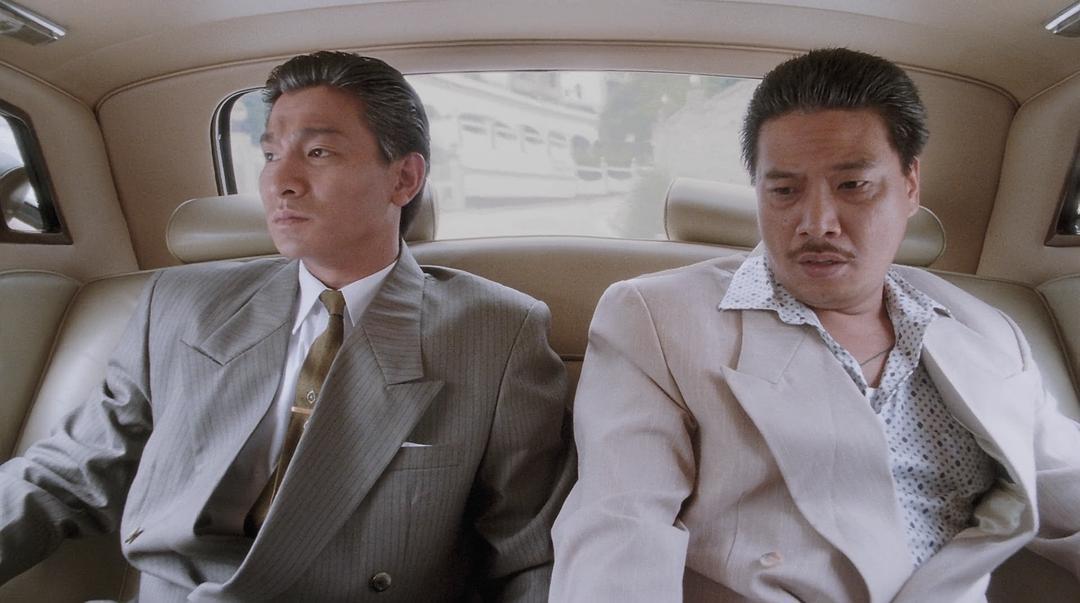 电影展现了雷诺丰富多彩的感情史,进一步彰显了他的人格魅力和吸引力.