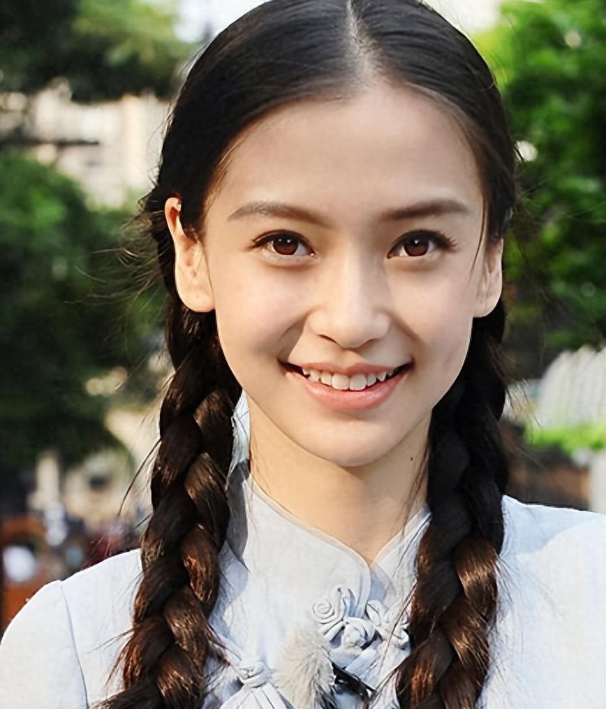 8位女明星告诉你,麻花辫不土 麻花辫作为民国剧中常见的发型,在娱乐圈