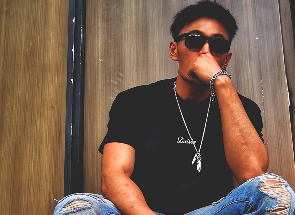 33岁男星患恶性肿瘤 年仅33岁的男演员吴旭东被诊断出患有恶性肿瘤