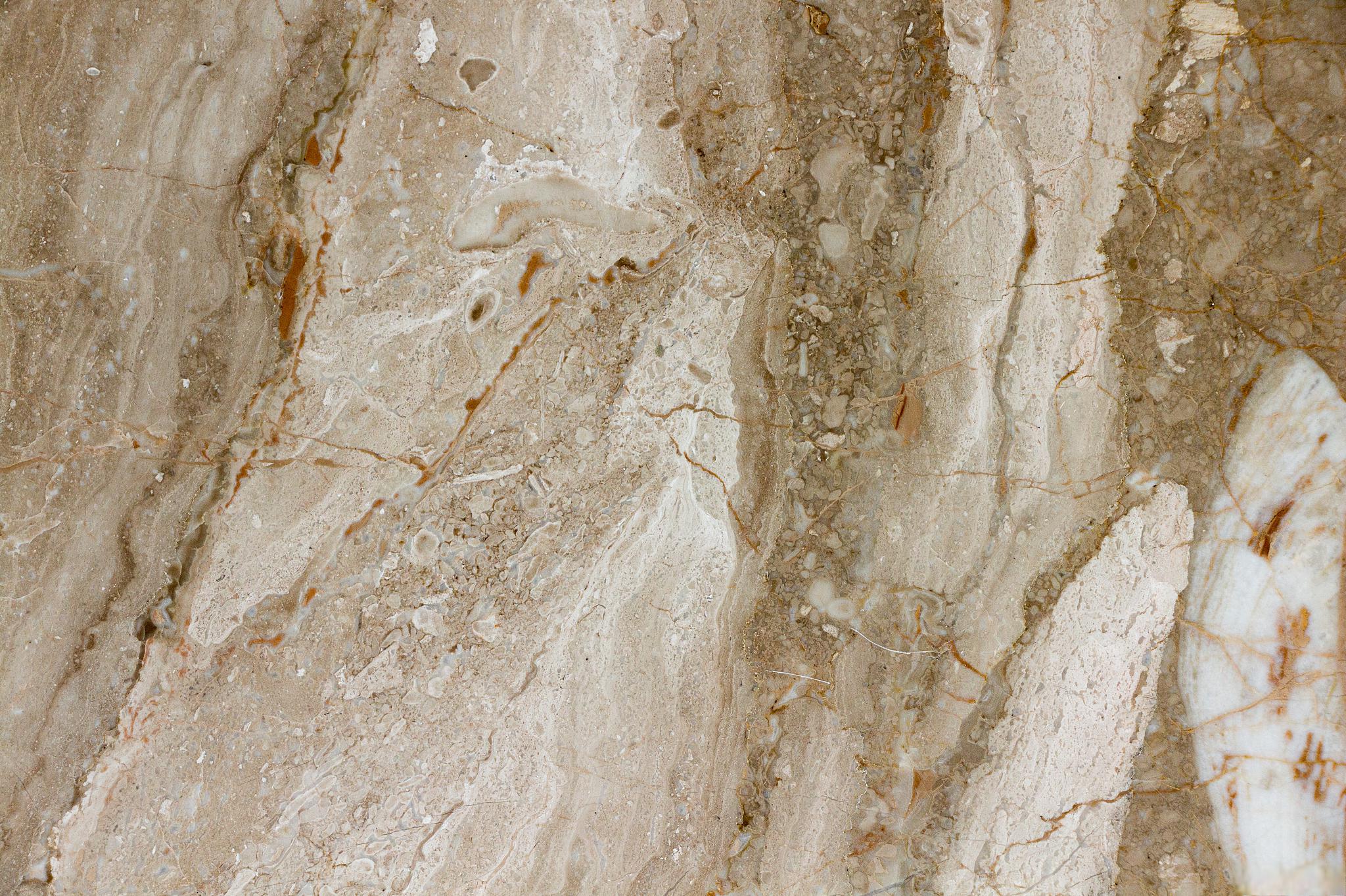 抛光砖和抛釉砖哪个好 抛光砖和抛釉砖各有其优点和缺点,具体选择哪种