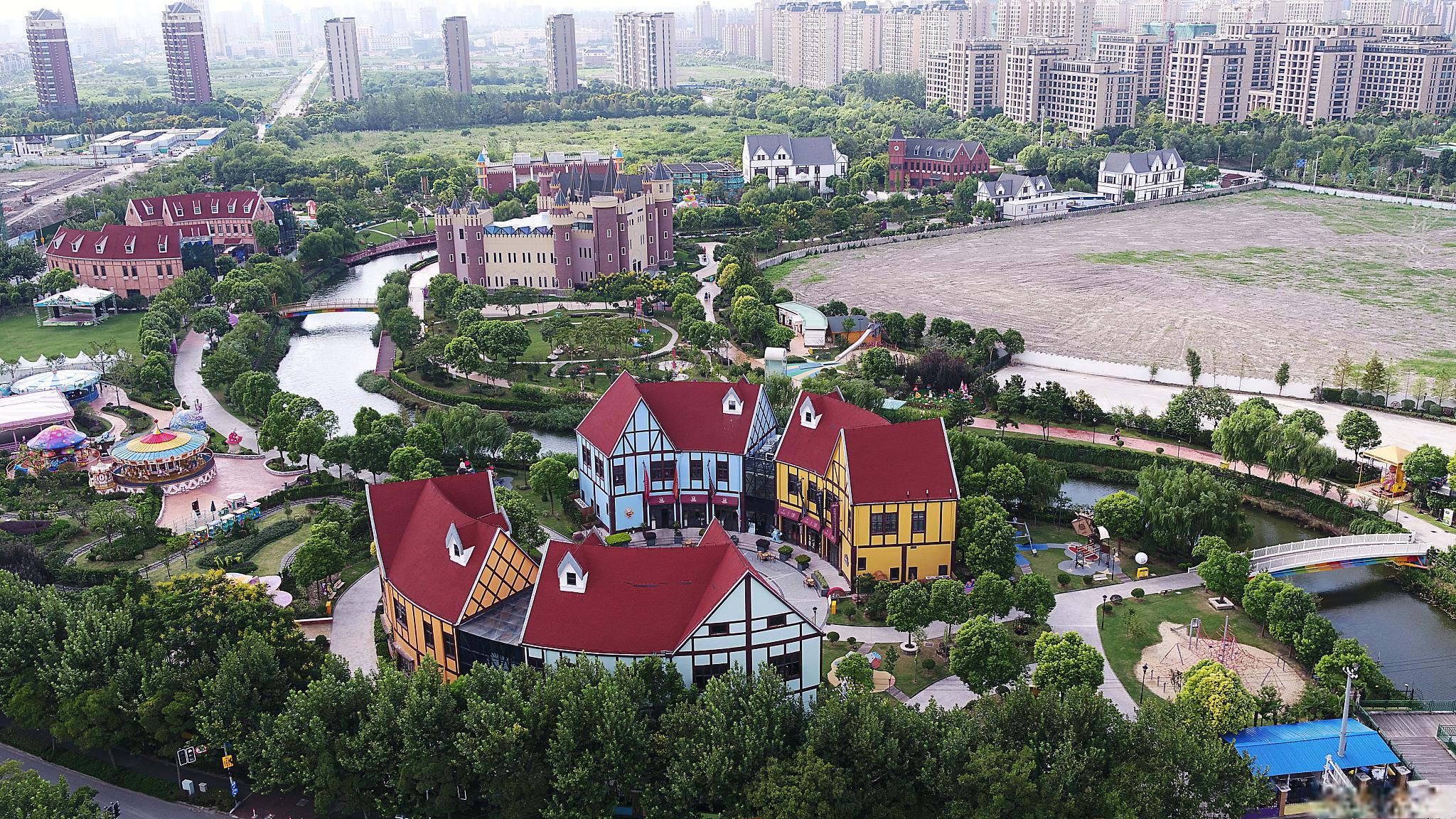 上海安徒生童话乐园 上海安徒生童话乐园是全球首家以丹麦著名作家