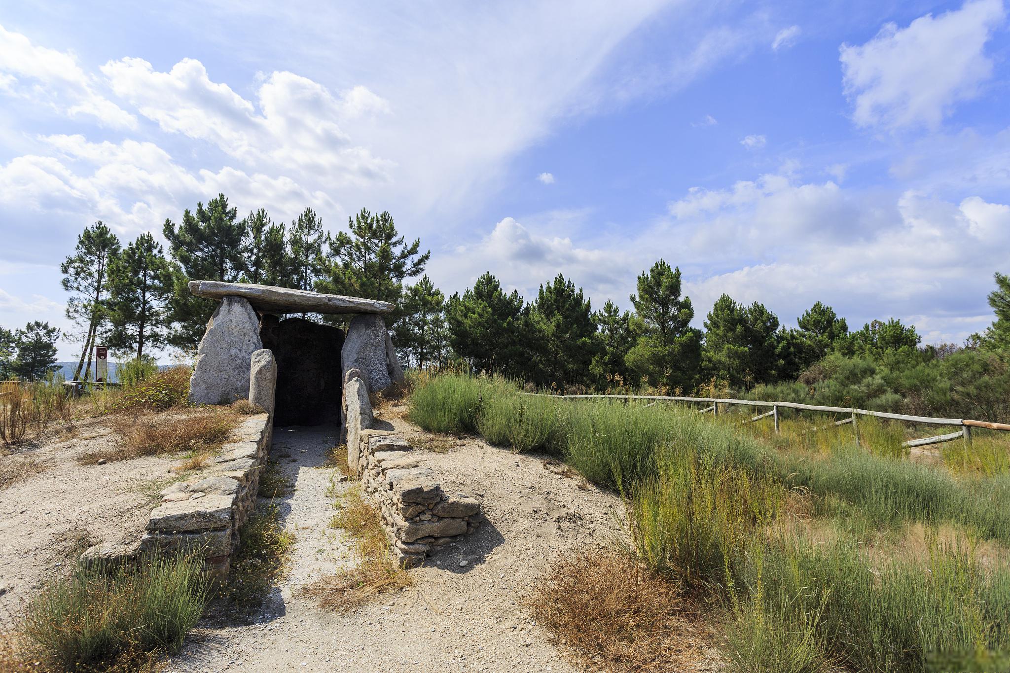 野狐岭景区,自然风光与军事历史的完美融合 野狐岭景区,是一个融合了
