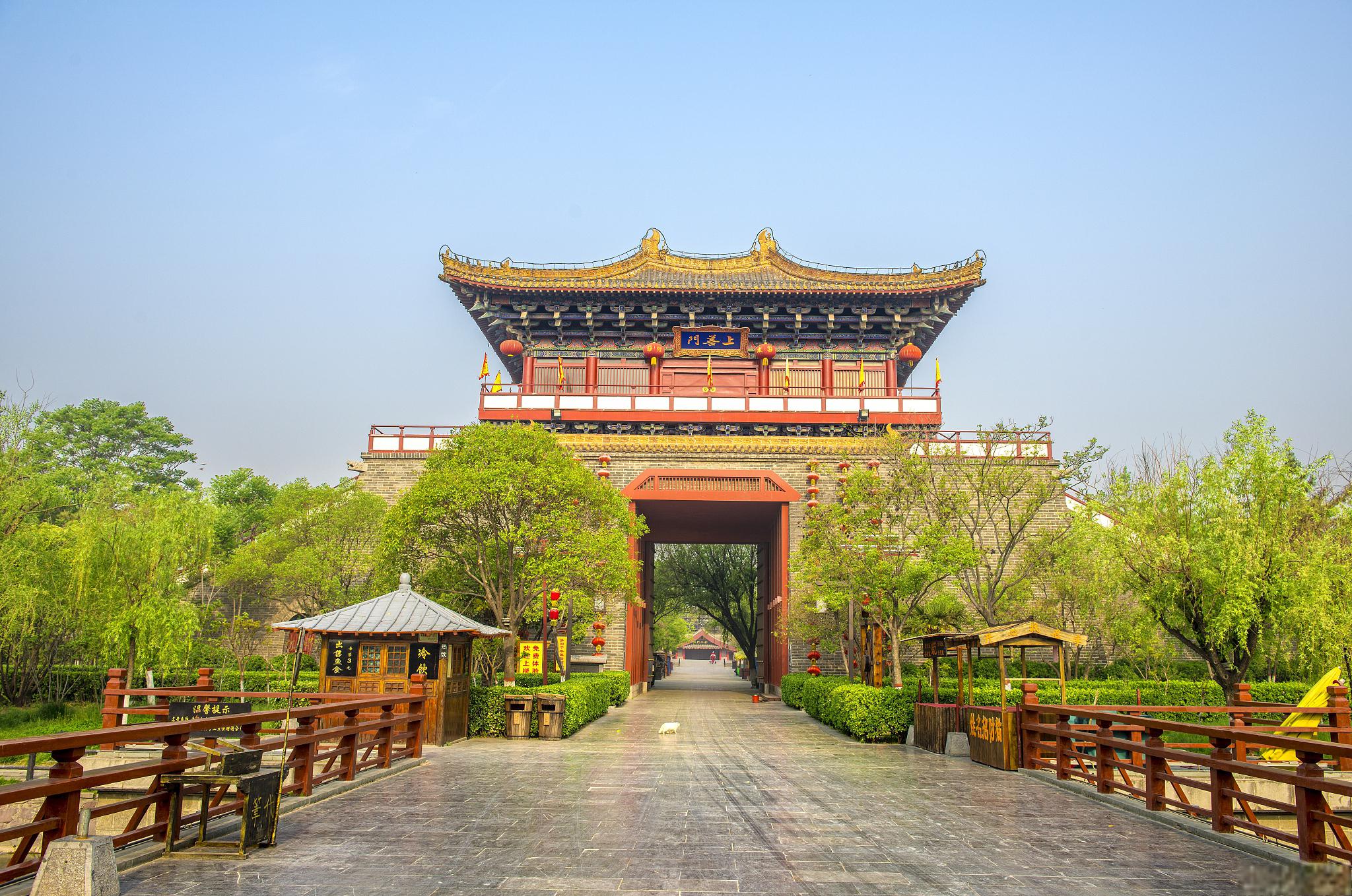 清明上河园,宋朝文化的魅力之地 清明上河园,位于河南省开封市龙亭区