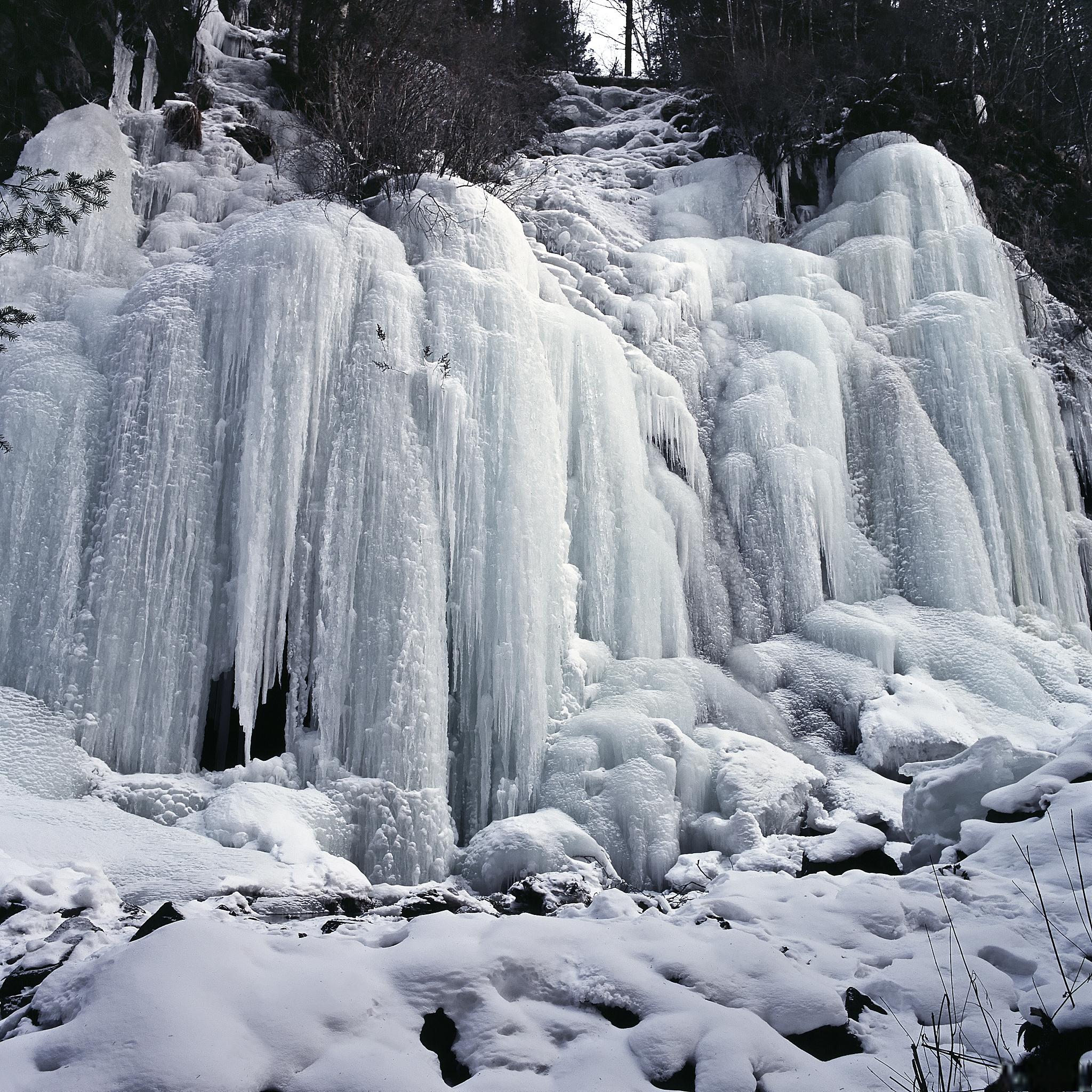 长白山旅游攻略 长白山景区是一个旅游胜地,有着悠久的历史和文化底蕴