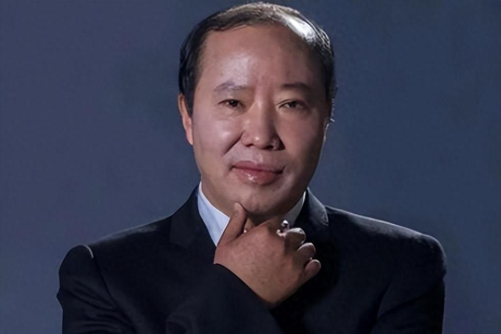 袁仁国:权力的诱惑 袁仁国,茅台集团的董事长,被称为"茅台皇帝",他的