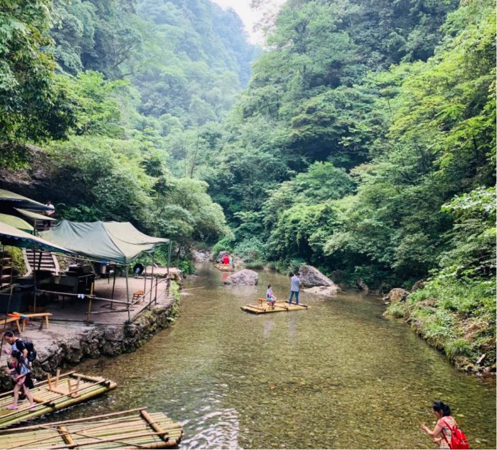 青城山三潭雾泉图片