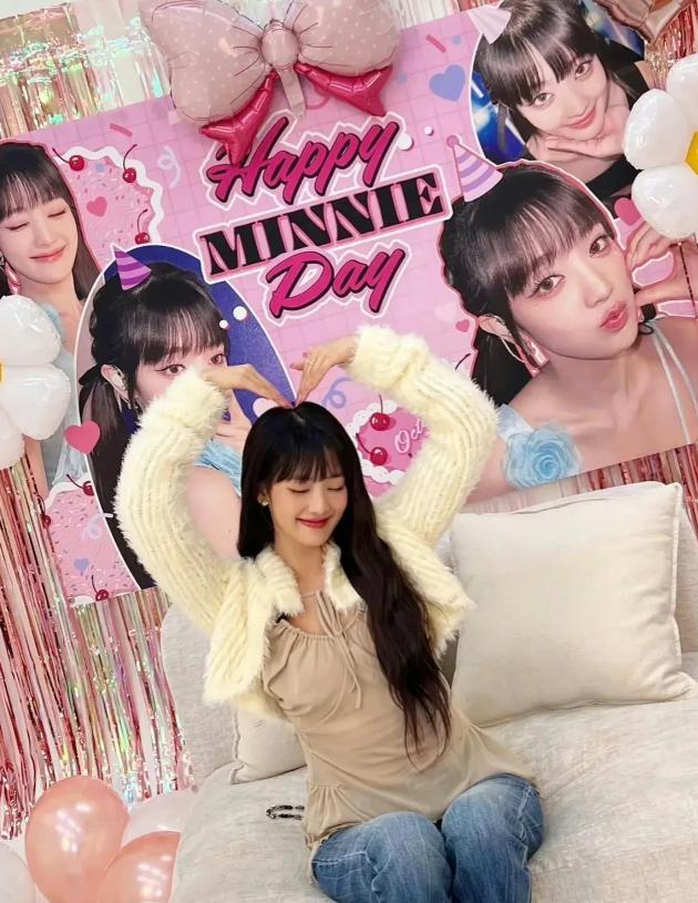 lisa送minnie生日蛋糕