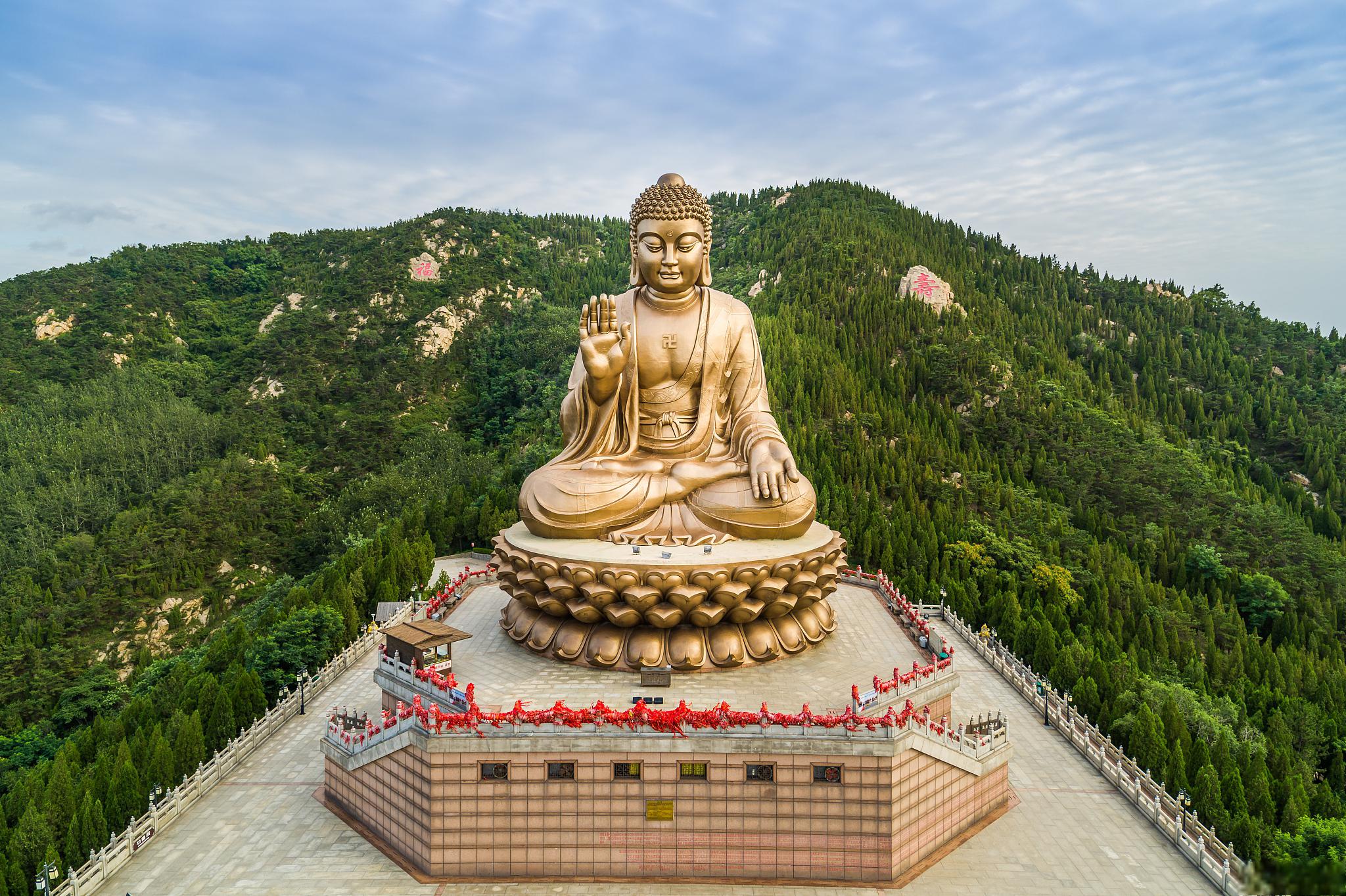 山东济南,是一个历史悠久,文化底蕴深厚的城市,拥有众多的名胜古迹和