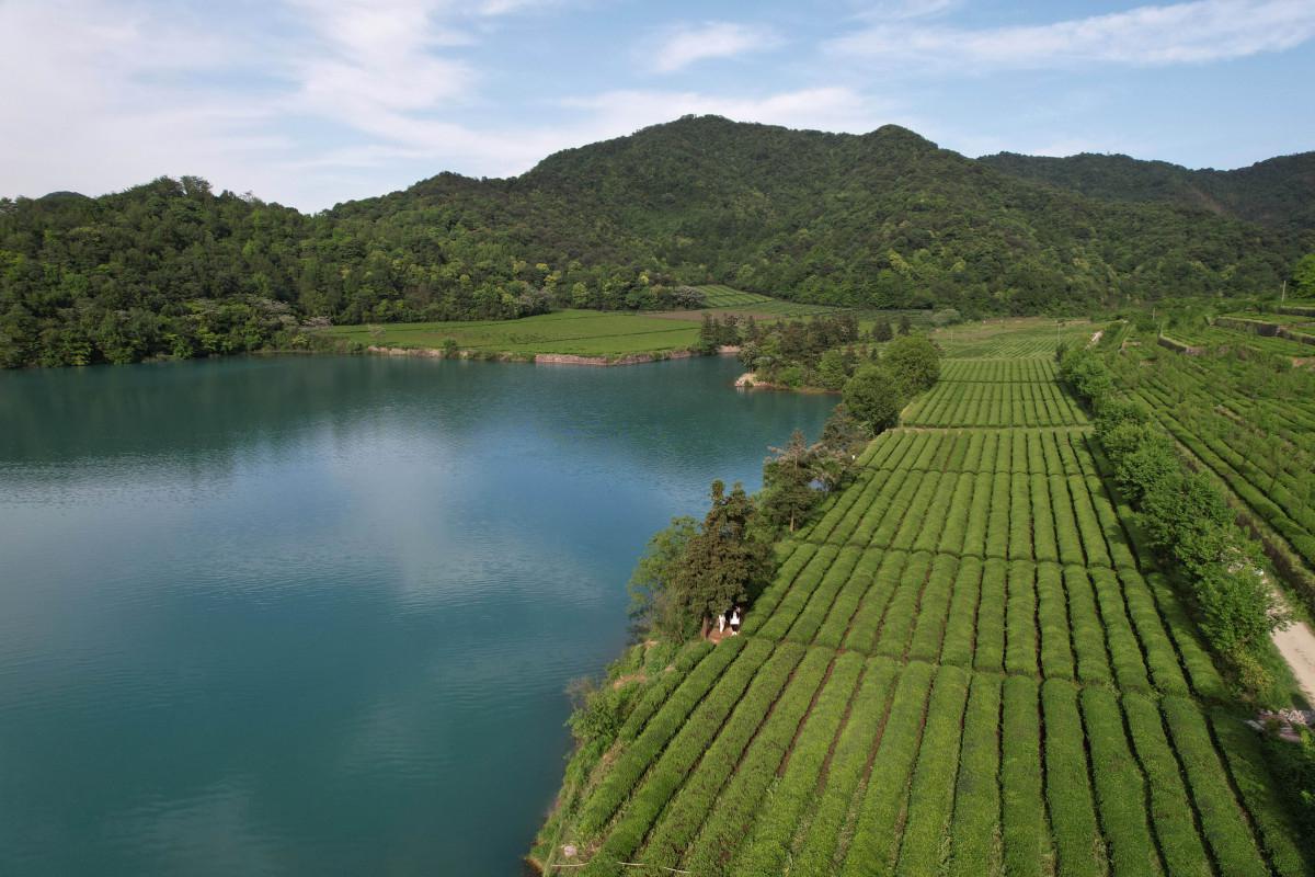 青龙山水库:秋日旅行的理想之地 秋天,是收获的季节,也是感受大自然之