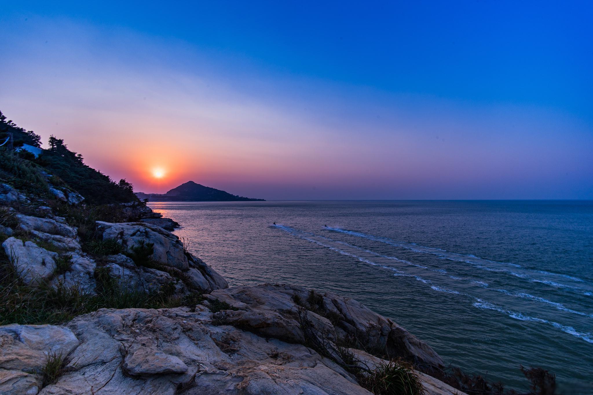 连云港旅游攻略必玩景点 连云港是中国江苏省的一个美丽城市,拥有许多