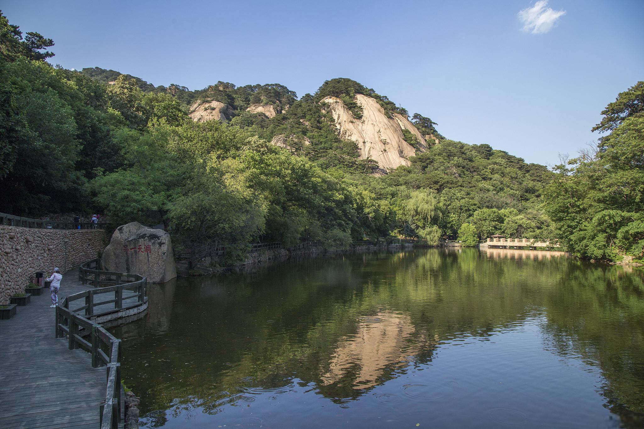 今天,我们将带您领略辽宁旅游的魅力,探索千山最美的风景