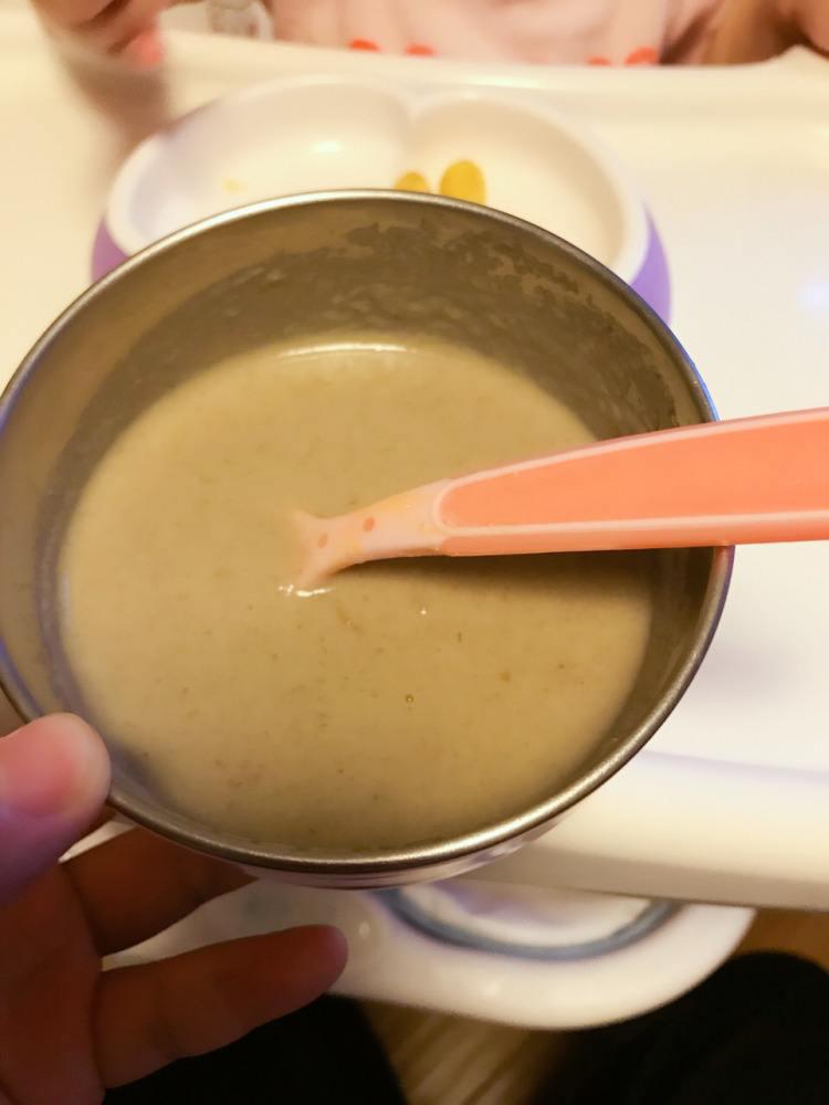 母乳喂养的正确姿势 母乳喂养为主母乳仍然是这个阶段