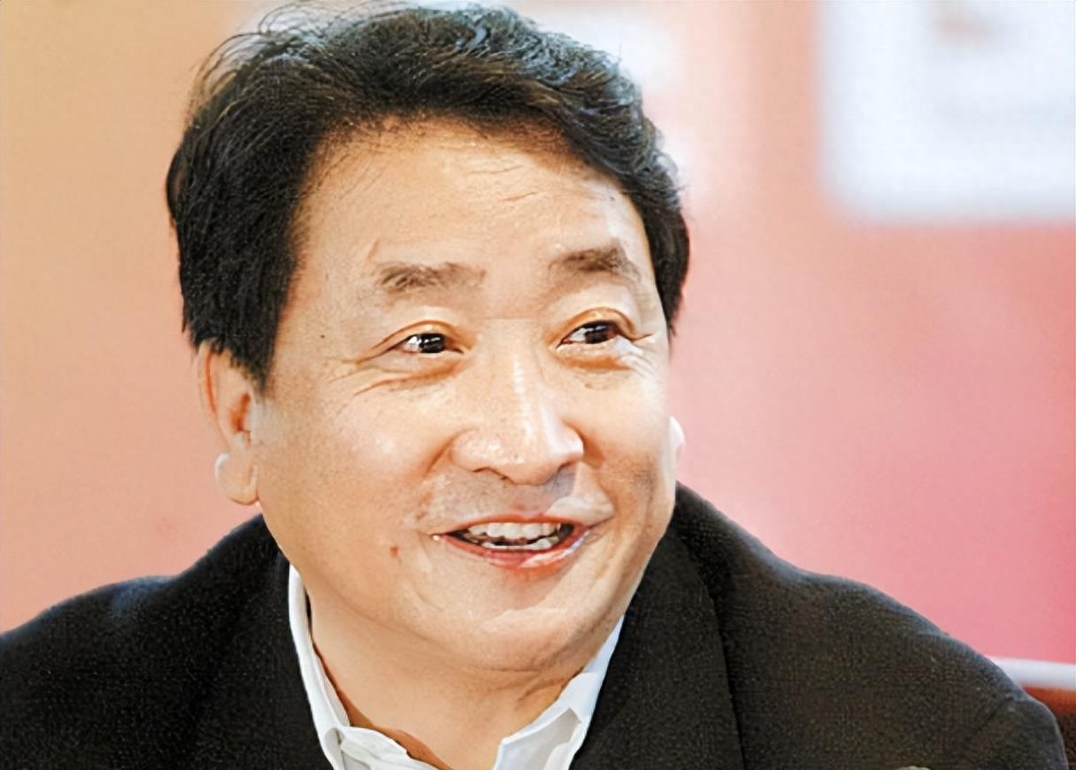 姜昆:善良事迹感动众多粉丝 中国相声演员姜昆以其出色的表演技巧和