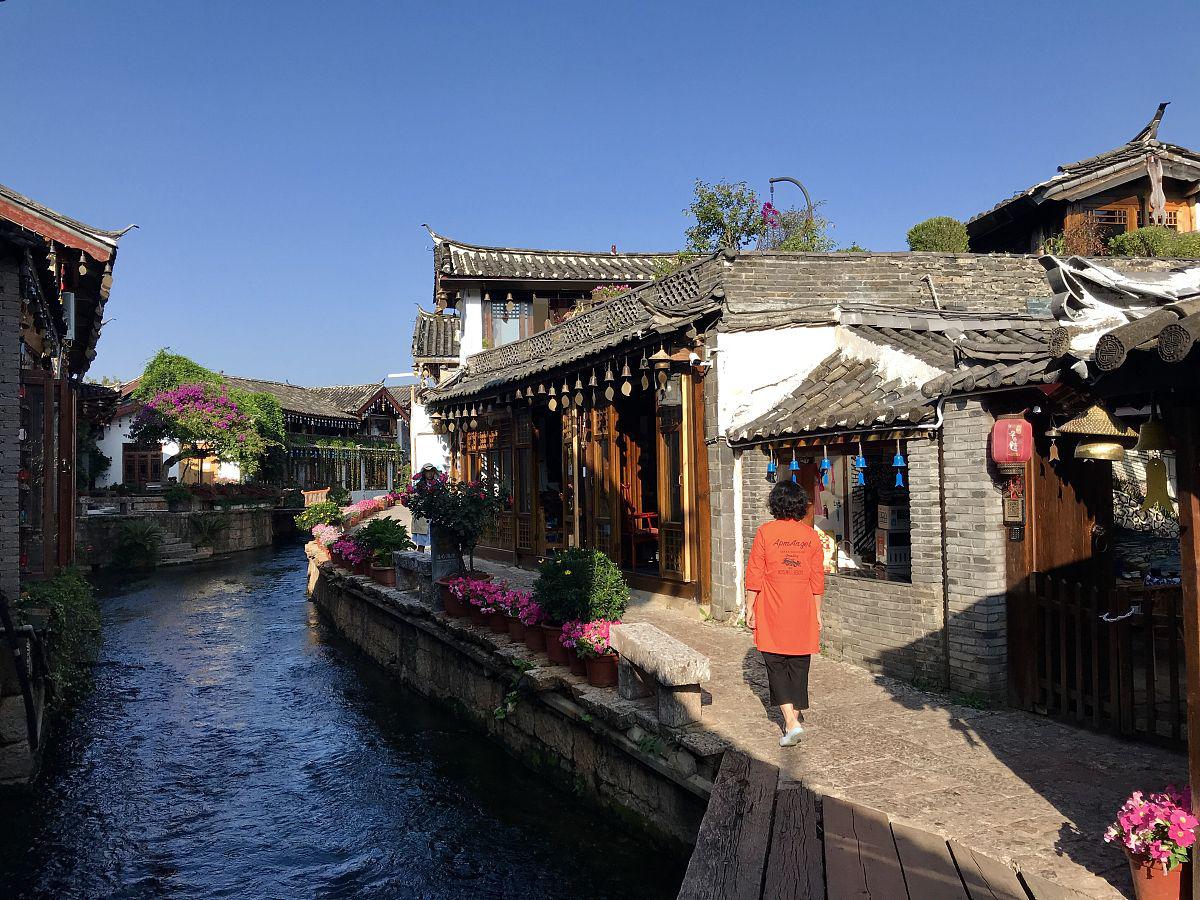 丽江,这座位于云南西北部的城市,以其丰富的自然风光和独特的人文景观