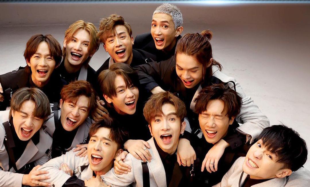 香港天团mirror:证团结合照竟有成员消失?