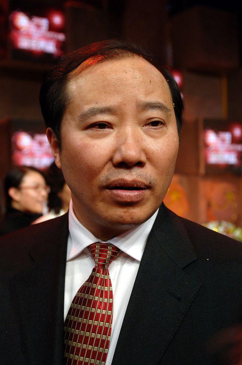 袁仁国:茅台英雄的悲剧人生 袁仁国是中国白酒行业的传奇人物,他曾经