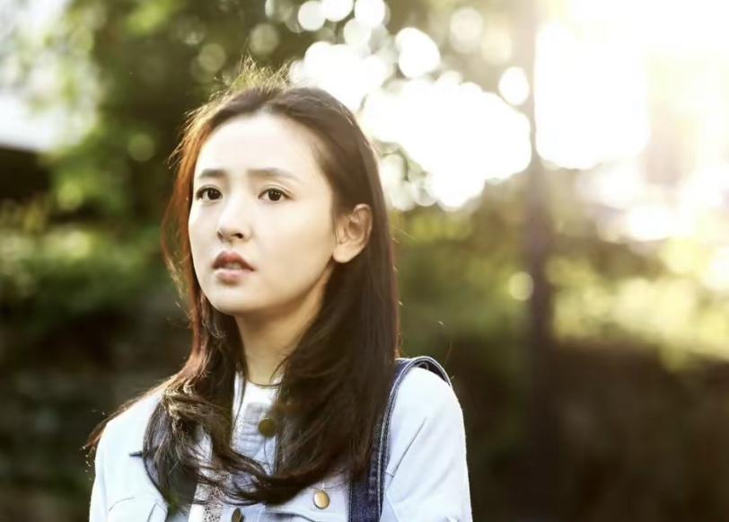 吴倩:清纯与青春 吴倩,武汉大学校花,书模出身,清纯与青春的代表,热爱