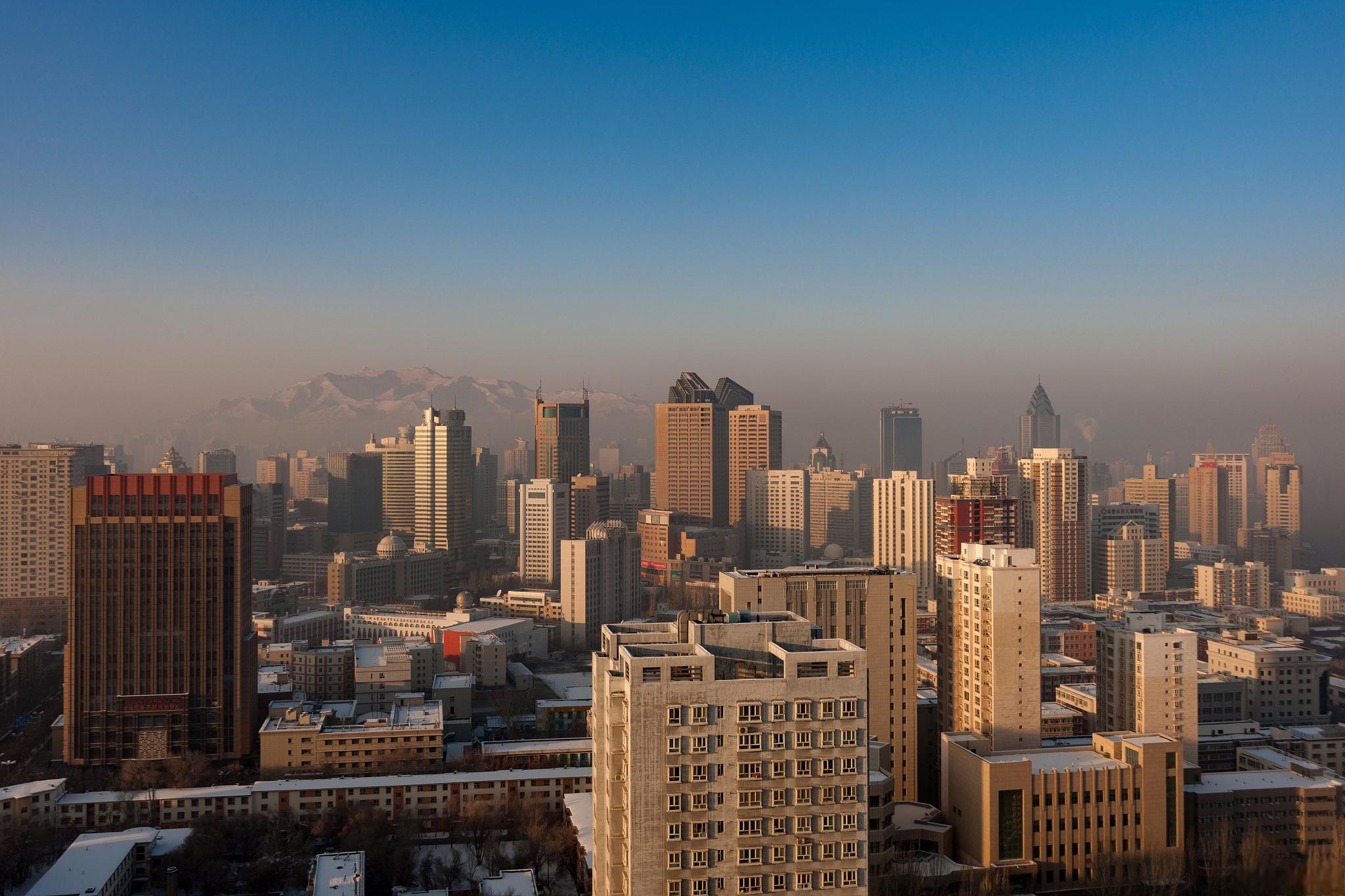 夏天生活图鉴:乌鲁木齐旅游攻略 乌鲁木齐,位于中国西北部的新疆
