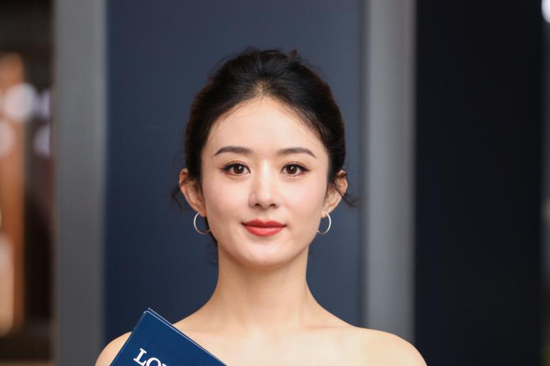 林俊杰与赵丽颖约会疑似新恋情曝光 著名歌手林俊杰与当红演员赵丽颖