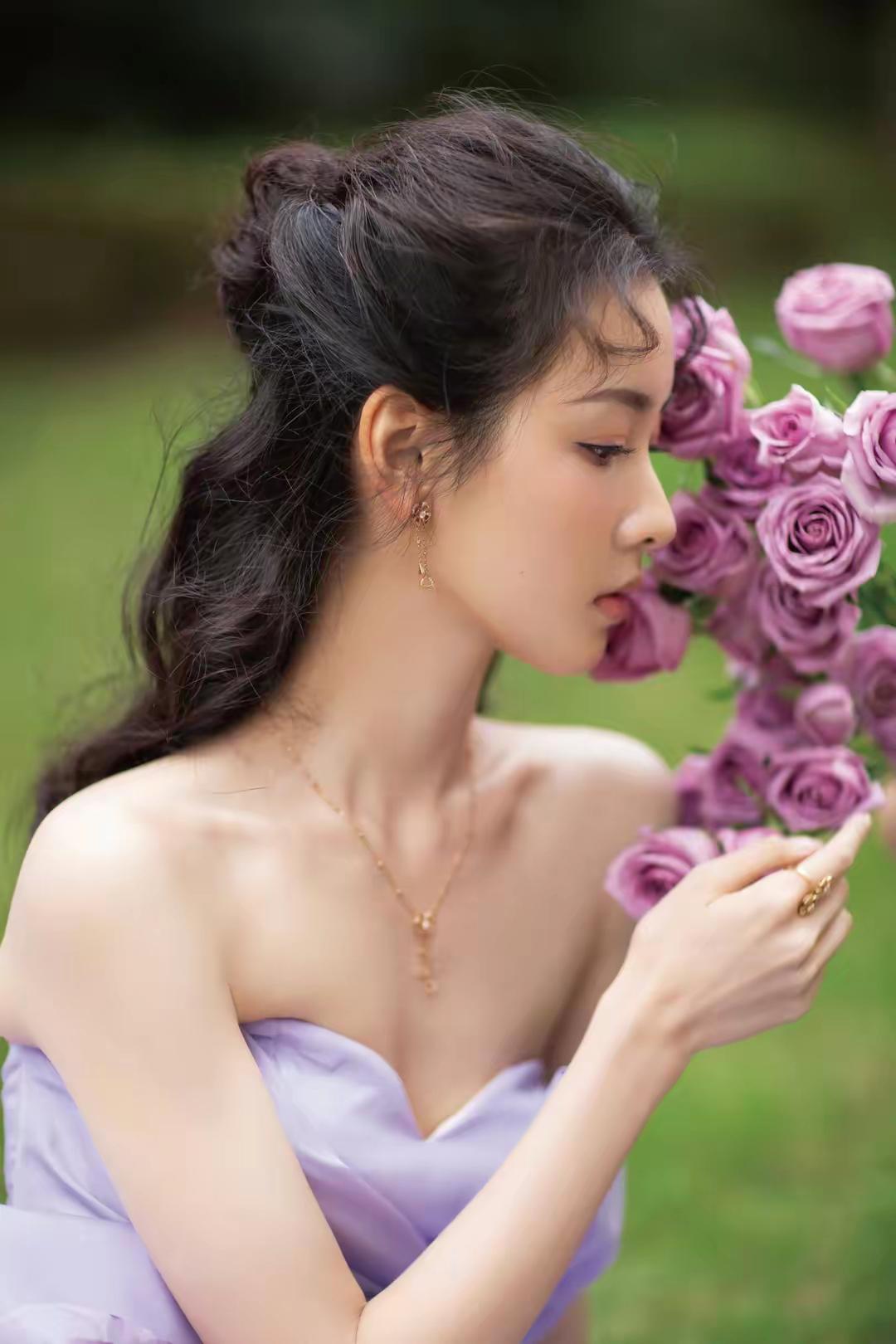 陈都灵:纯欲天花板 29岁的陈都灵,雪肤玉貌,自带"纯欲"光环,是娱乐圈