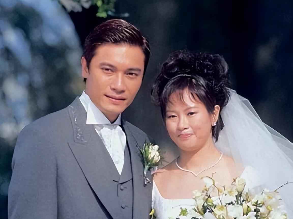 揭秘"谋女郎"苏岩 苏岩出生于豪门,与罗嘉良结婚后生活幸福,但事业上