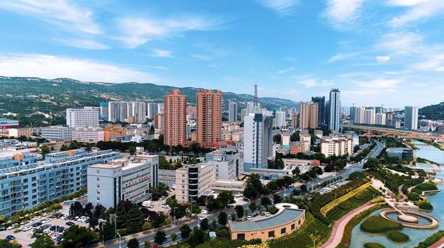 陇南市旅游景点介绍 陇南市位于中国甘肃省的东南部,这里雄踞在将冀