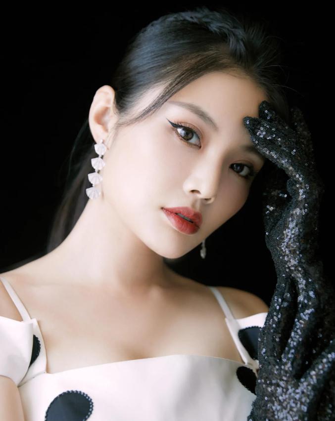 椰汁女神徐冬冬:身材神秘性感背后的宅男女神之谜 徐冬冬,因一身火辣