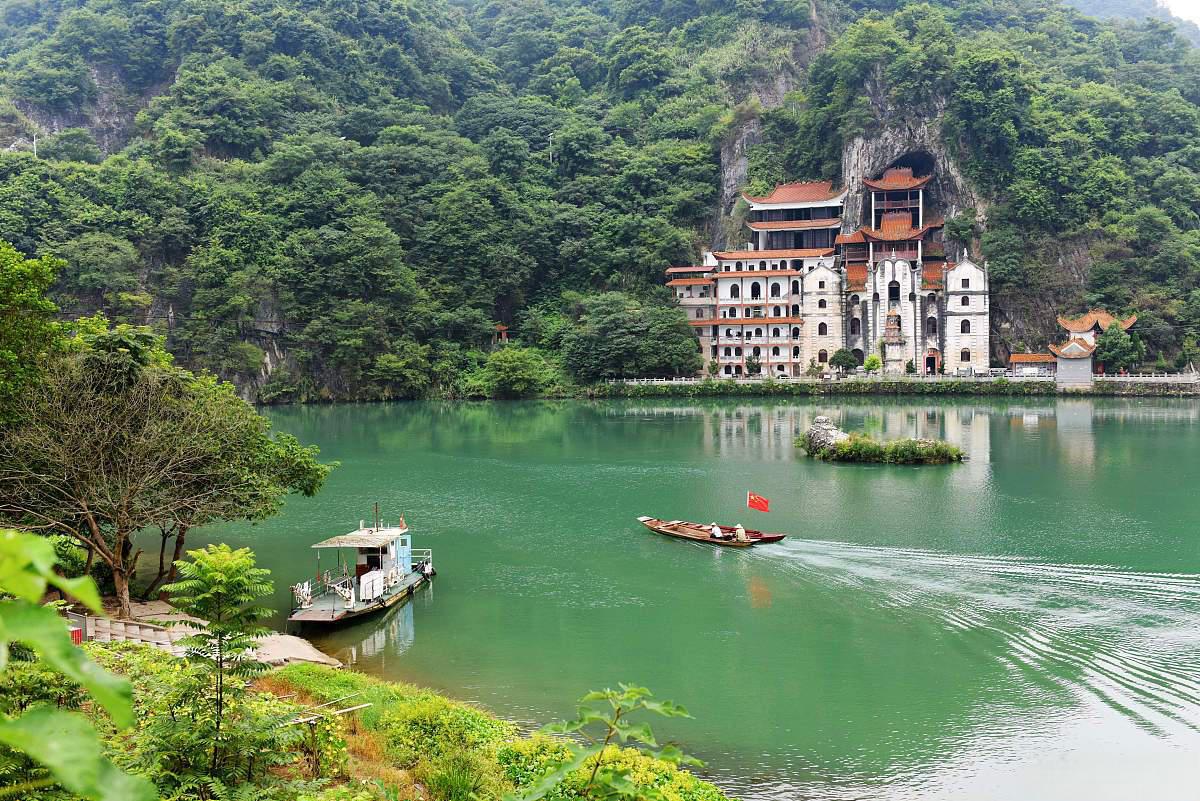 翠屏山景区详细介绍 福州罗源县的翠屏山是一个绝佳的游玩胜地,这里