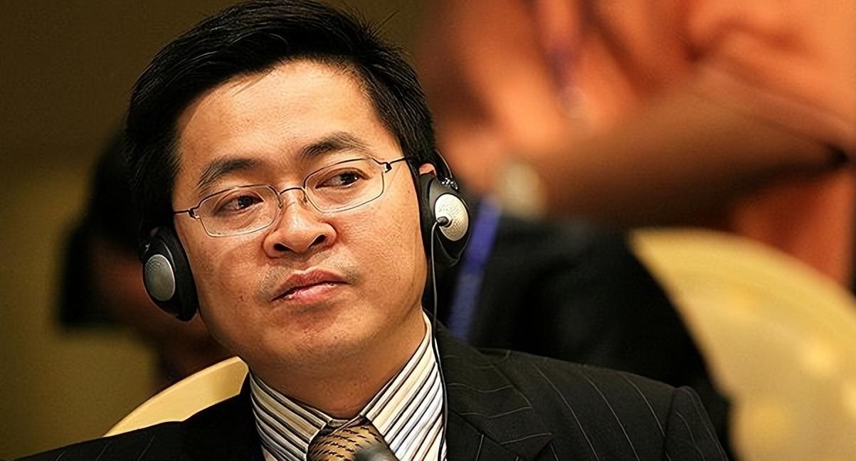 李华:低调实力的地产大佬 深圳卓越集团的创始人李华是地产行业里的