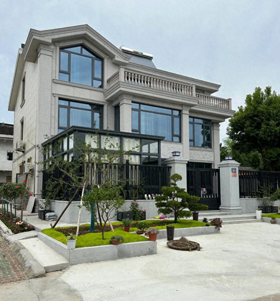 别墅,作为高端住宅的代表,一直是很多人的梦想.