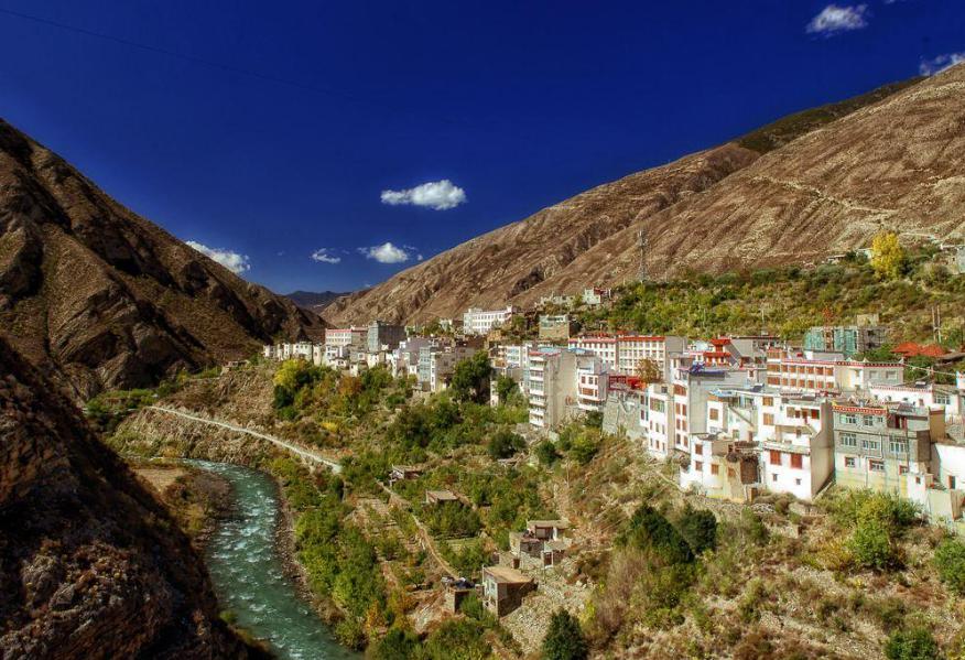 小金县旅游景点推荐 小金县位于四川省的西北部,地处川西高原上的一颗