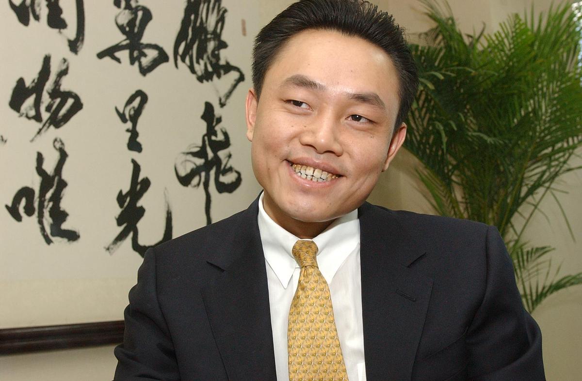 黄光裕:创业故事 黄光裕是中国国美电器集团的创始人,他的故事充满了