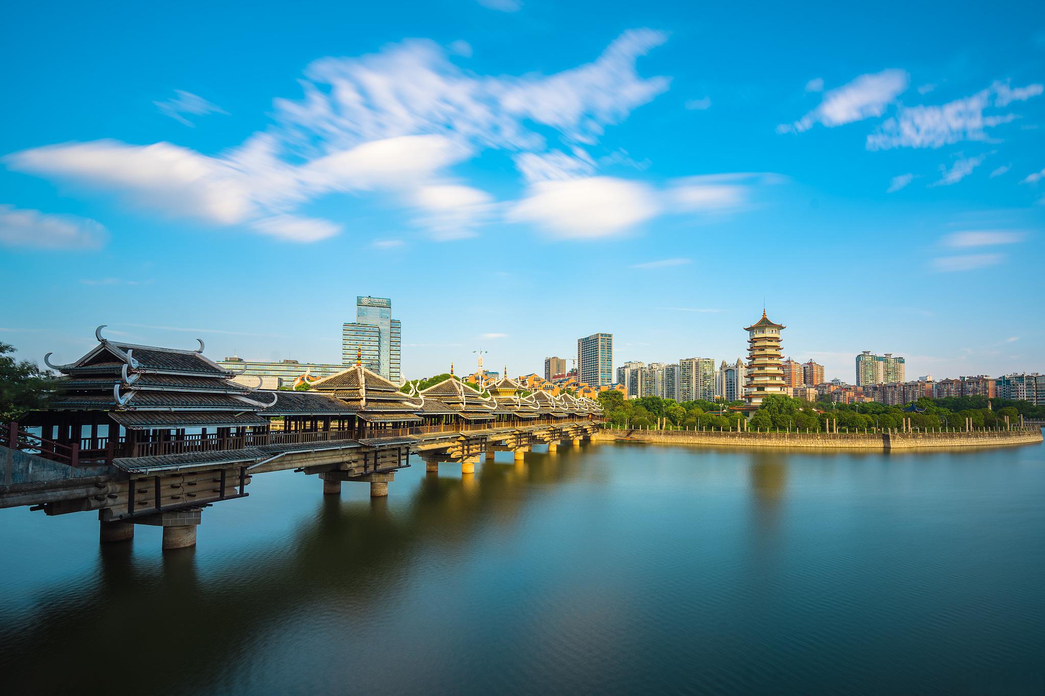 益阳旅游景点介绍 益阳位于湖南省中北部,长江之南,洞庭湖之北.