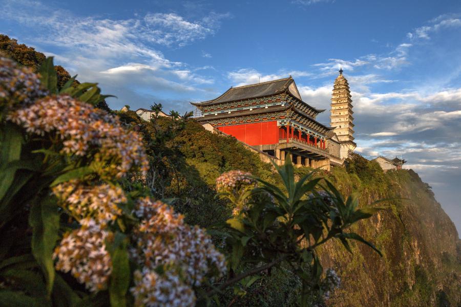 大理鸡足山景区 大理鸡足山景区位于中国云南大理州